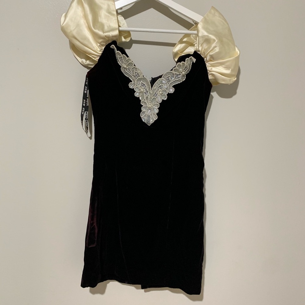 Zum zum 90’s prom dress black velvet